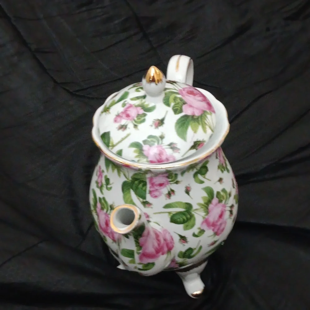 Vintage Victoria.s Garden Porcelain Teapot - Picture 4 of 7